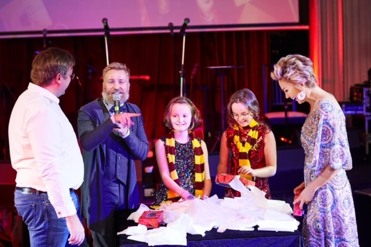 Ведущий Денис Филимонов