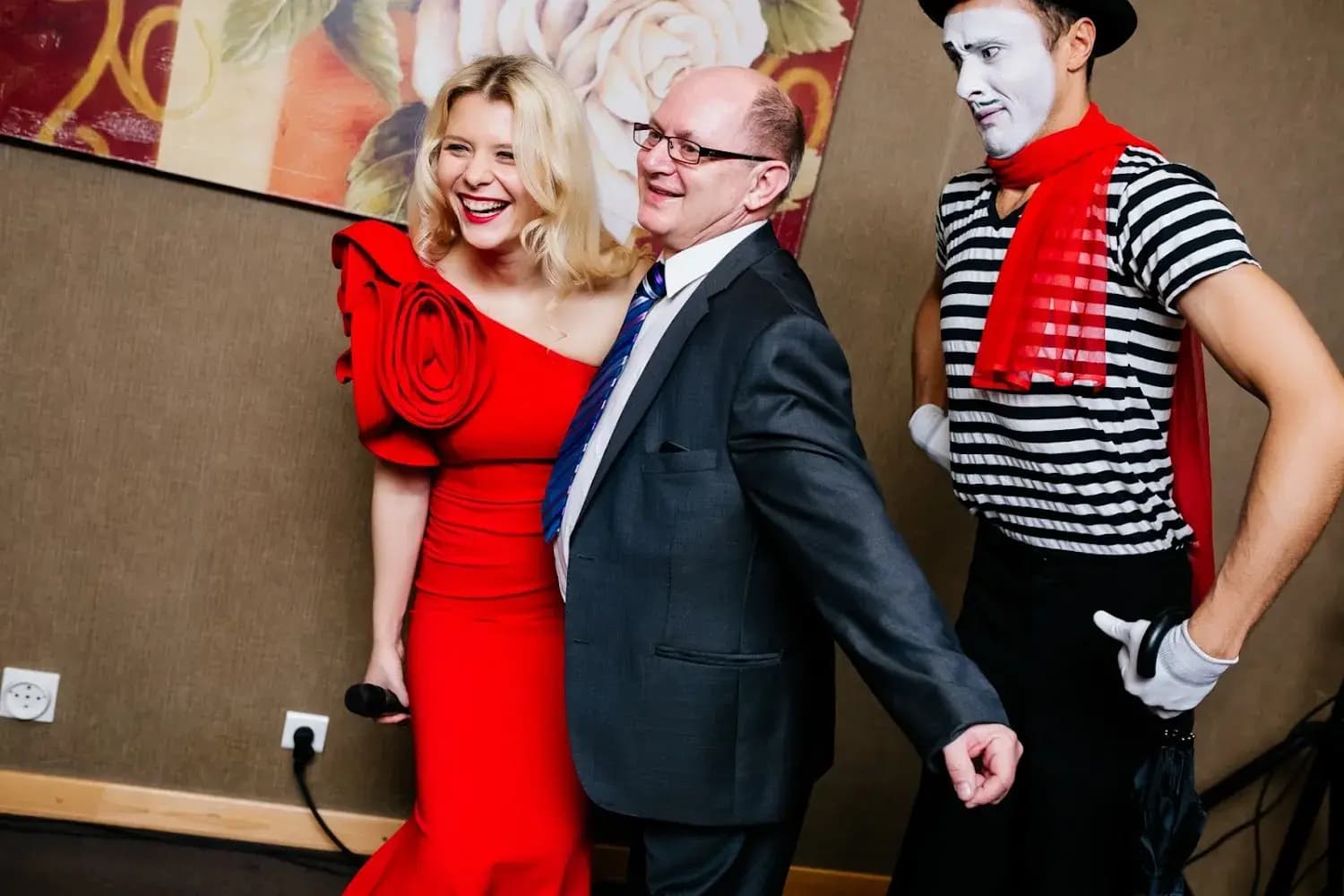 Ведущая Саша Пушкина