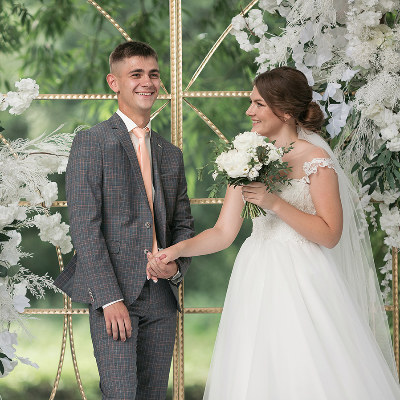 Ведущий Дмитрий Полухин