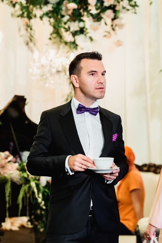 Ведущий Александр Слесарев