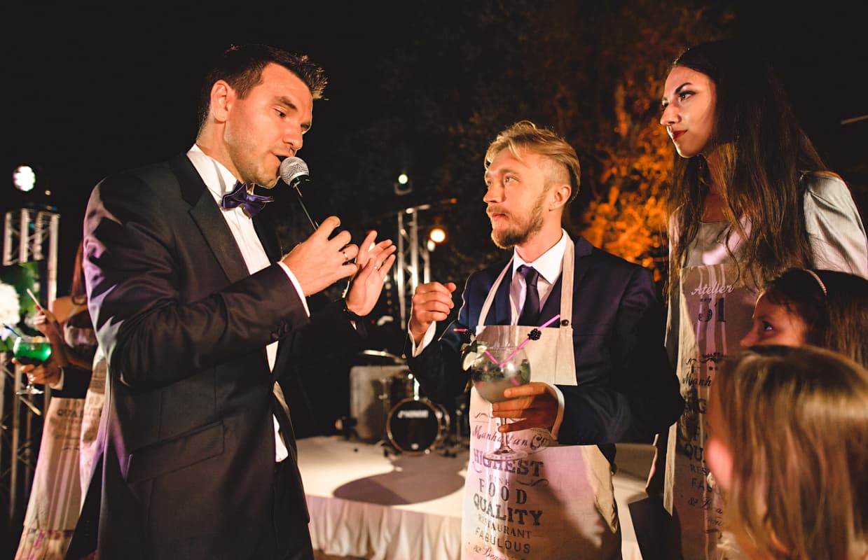 Ведущий Александр Слесарев