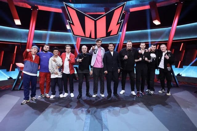 Ведущий Алексей Котов