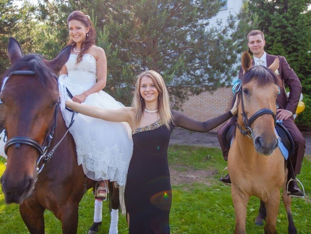 Ведущая Саша Пушкина