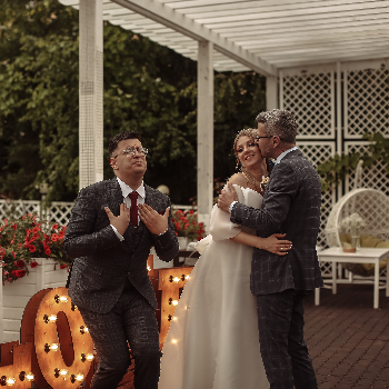 Ведущий Марк Смирнов