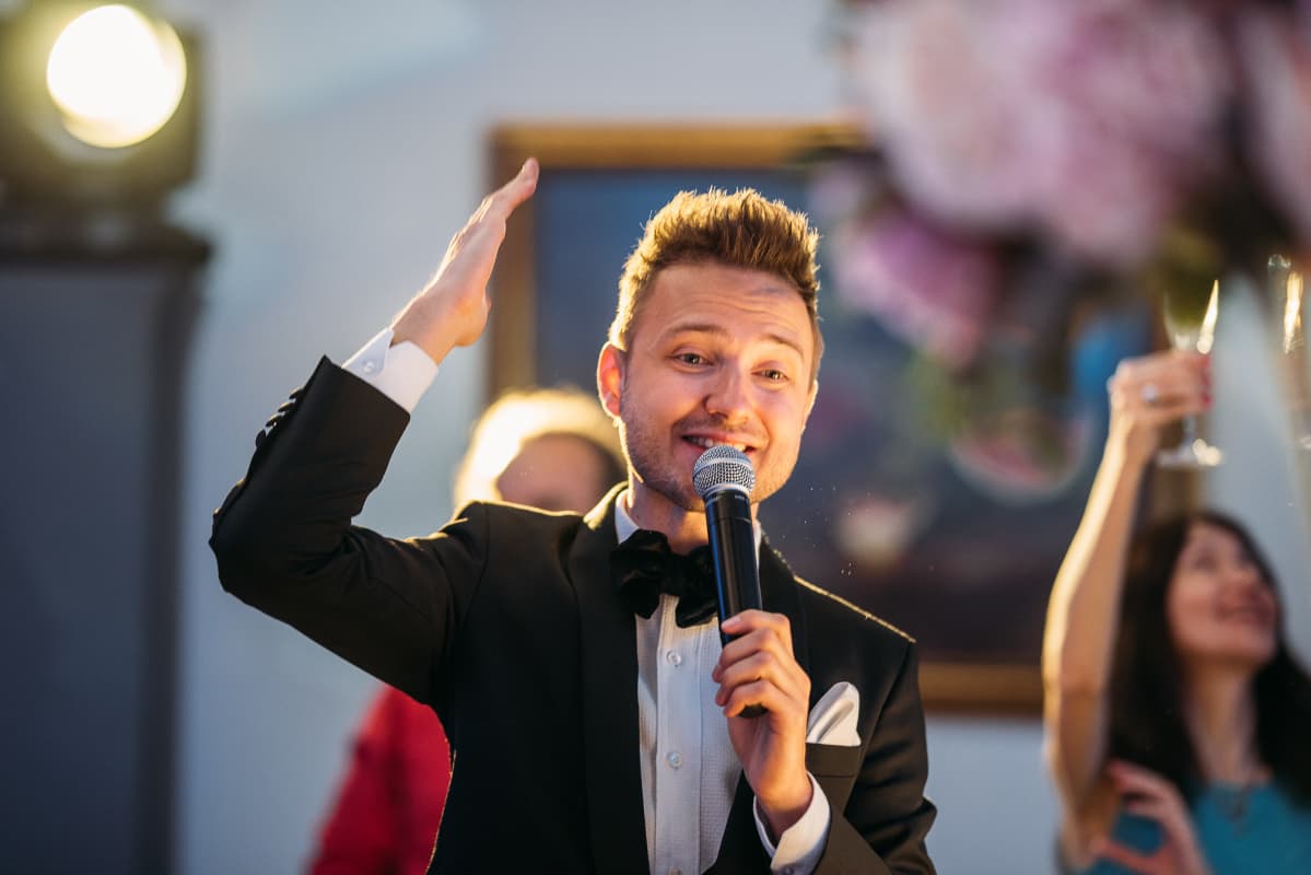 Ведущий Павел Рослик