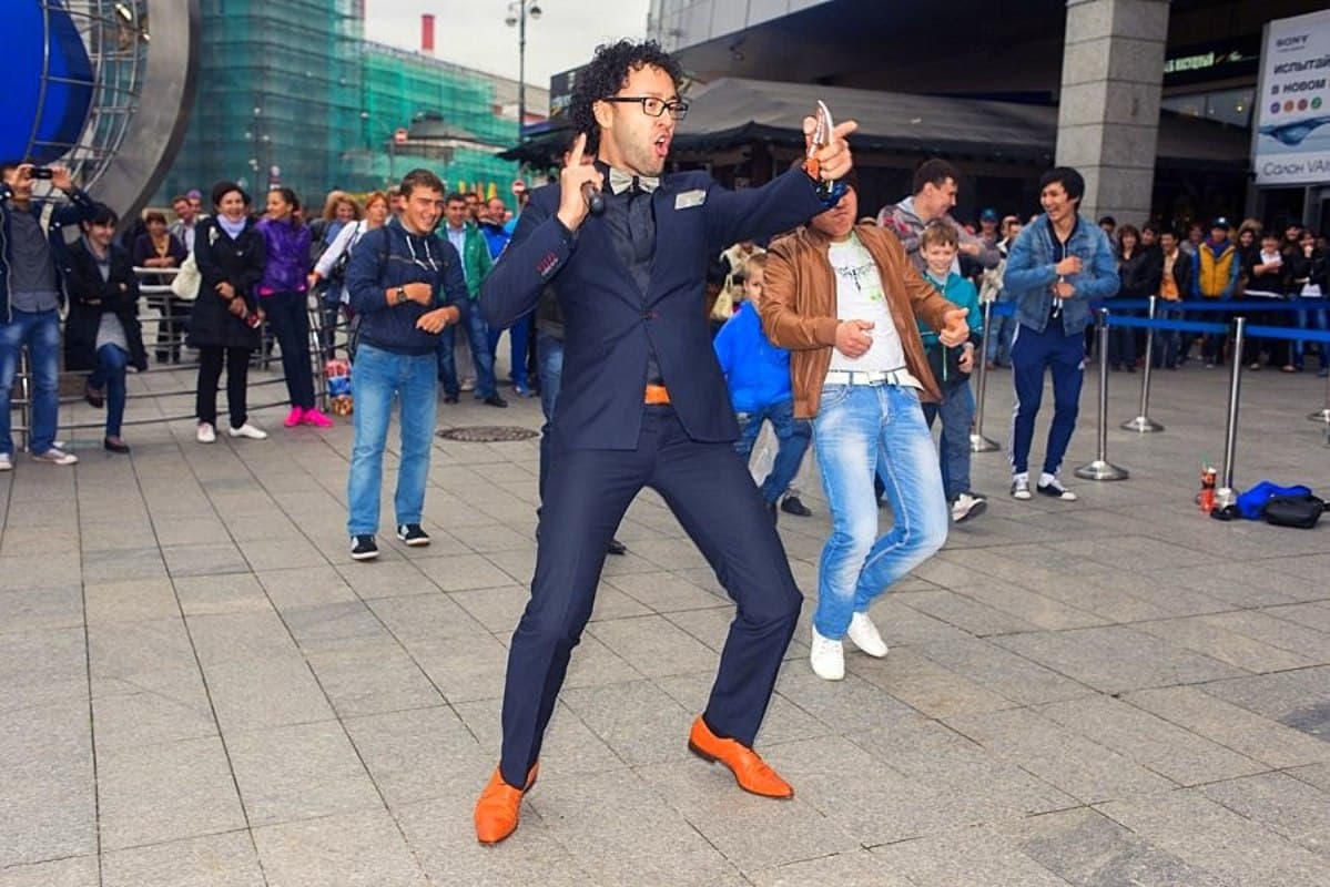 Ведущий Руслан Лойм