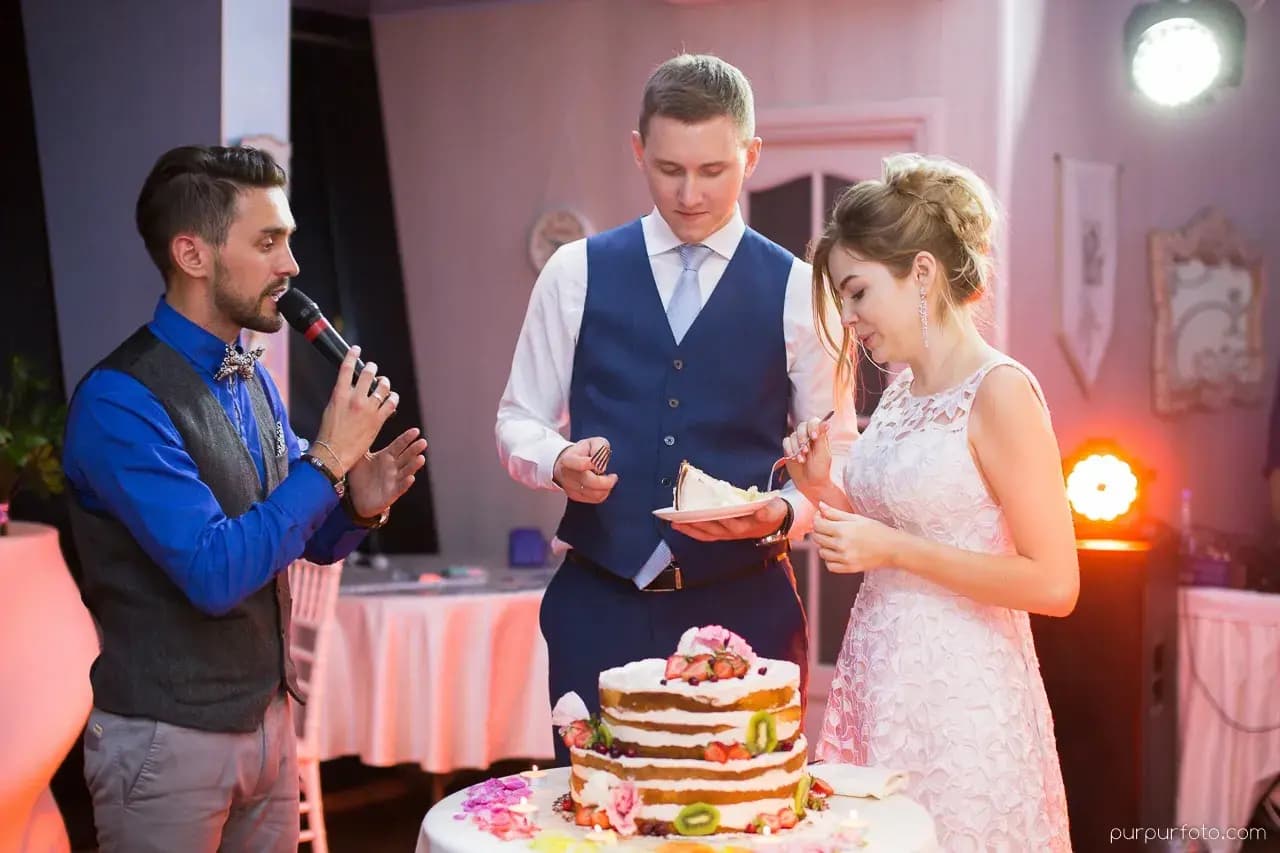 Ведущий Максим Главатских