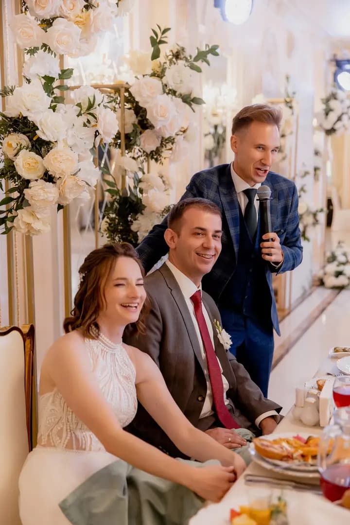 Ведущий Роман Красный