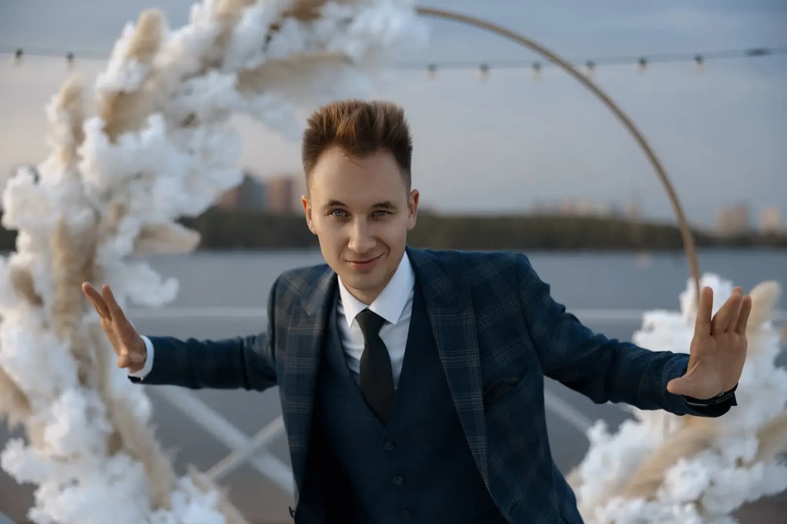 Ведущий Роман Красный