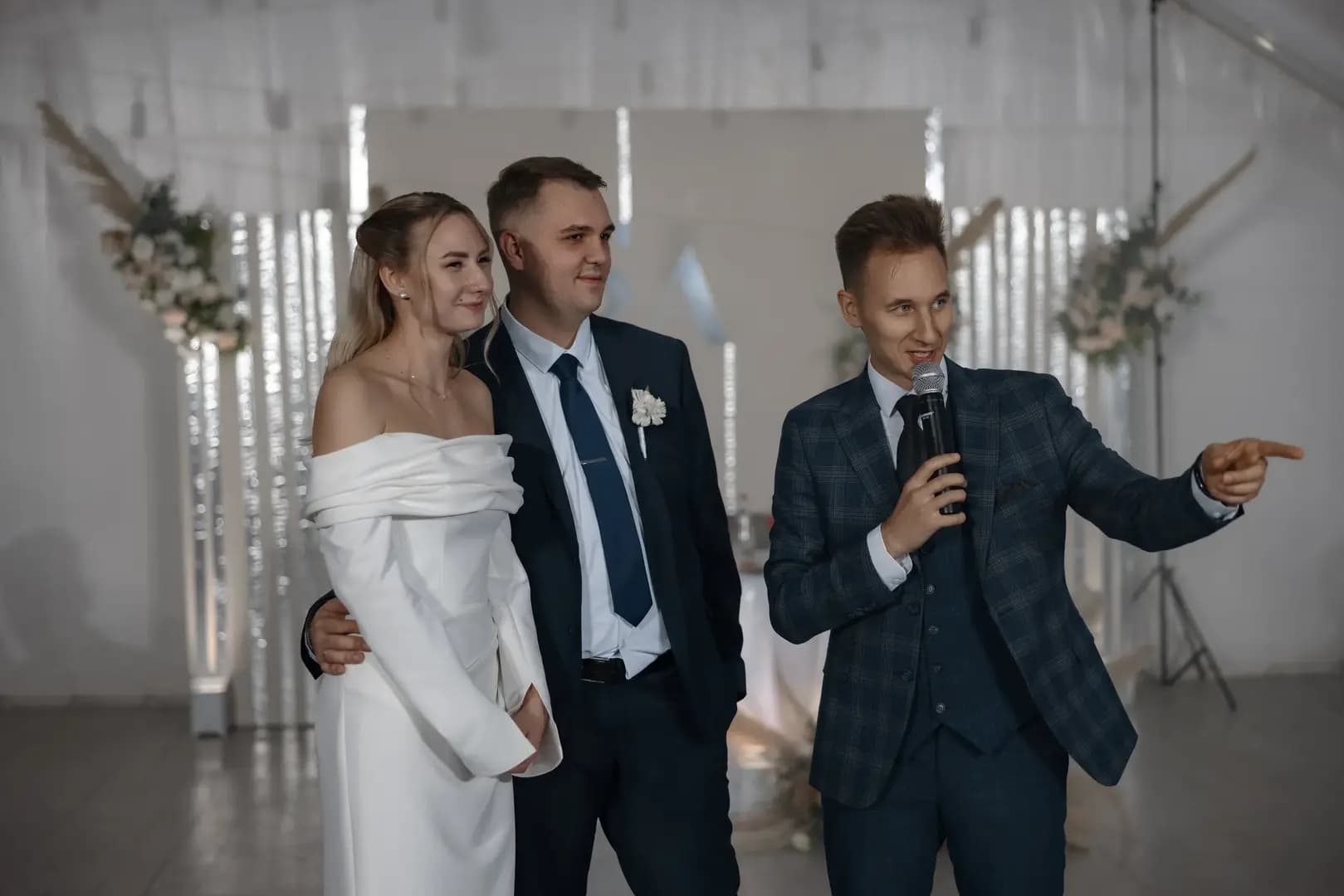 Ведущий Роман Красный