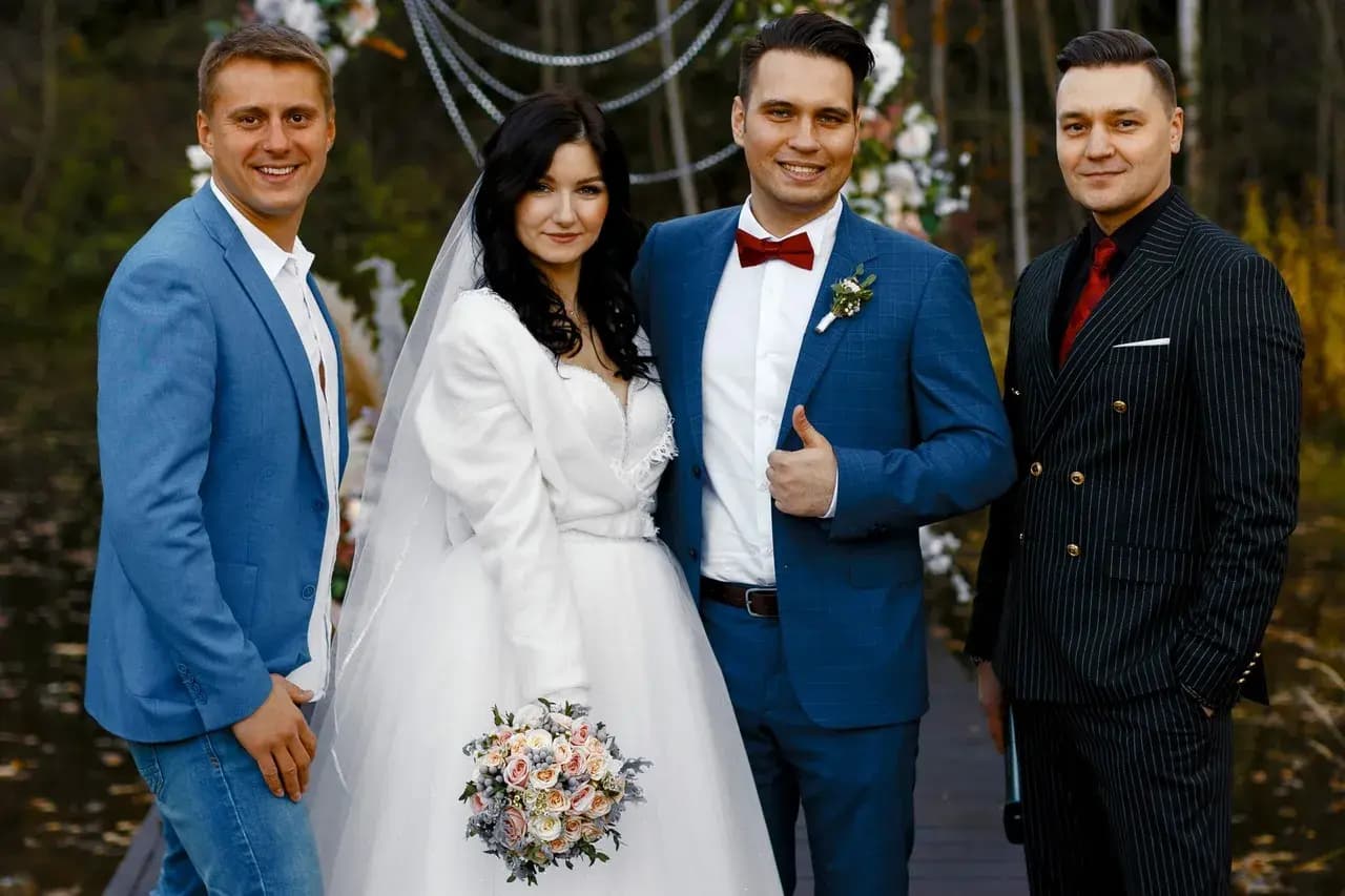 Ведущий Евгений Ярс