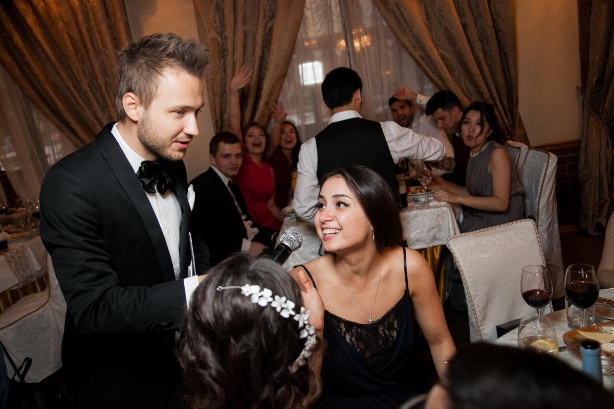 Ведущий Павел Рослик