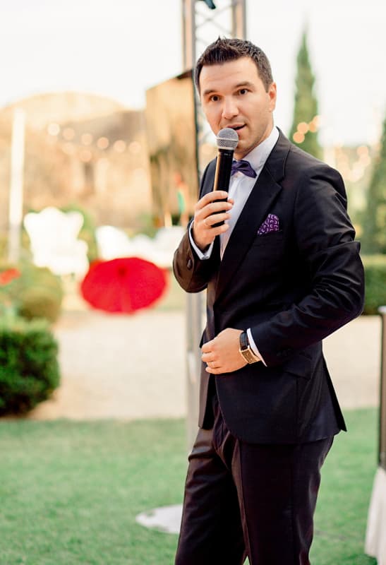 Ведущий Александр Слесарев