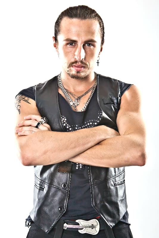 Фокусник , иллюзионист Денис Чертовский