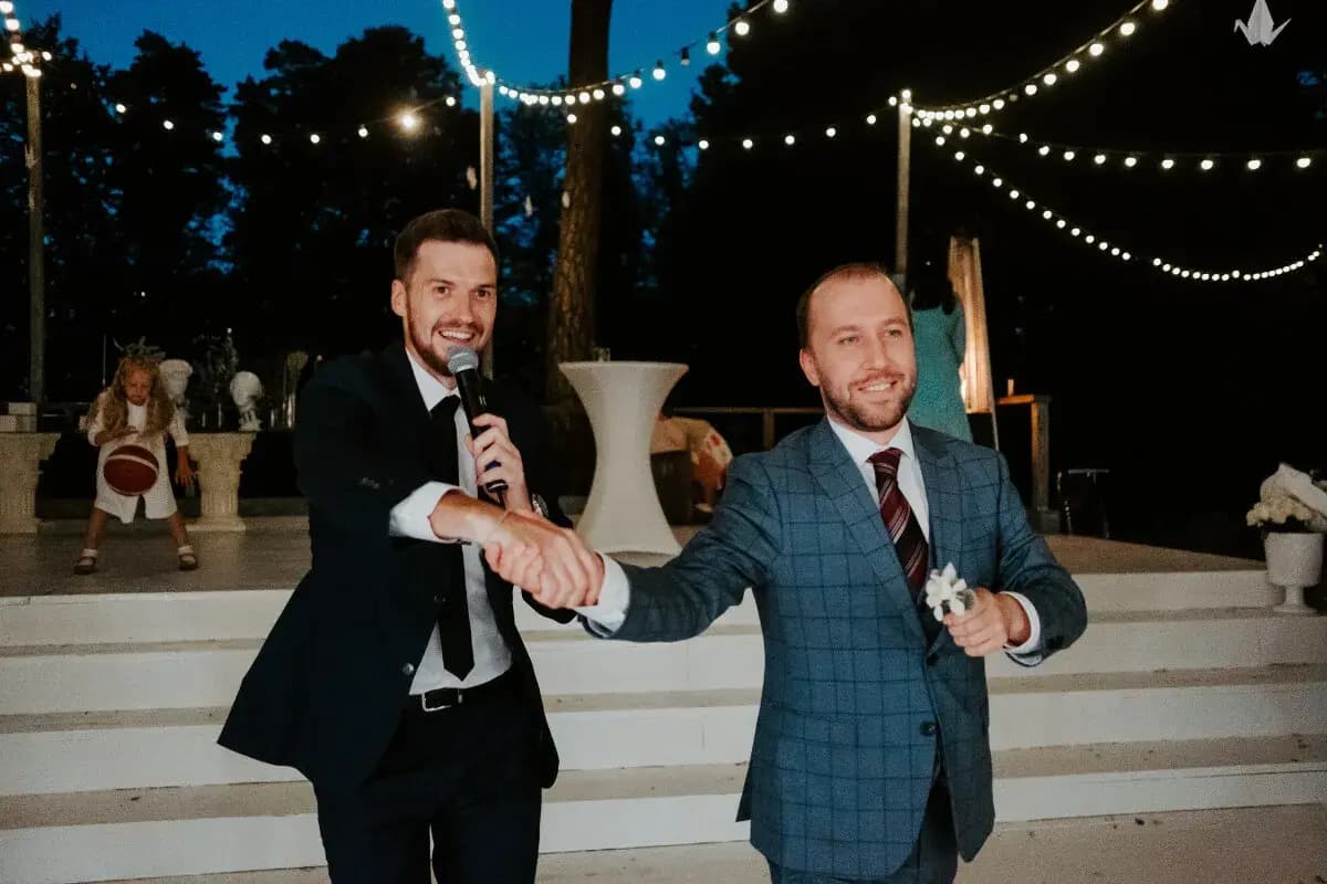 Ведущий Сергей Каушлы