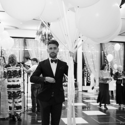 Ведущий Максим Главатских