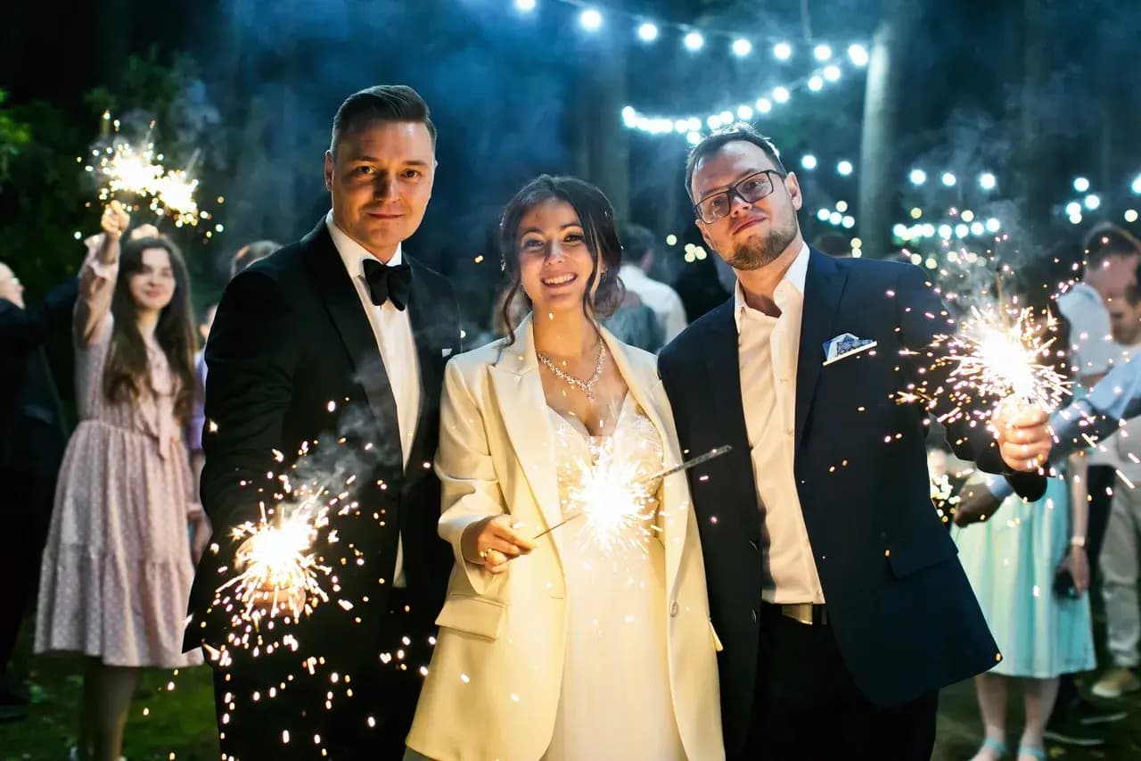 Ведущий Евгений Ярс