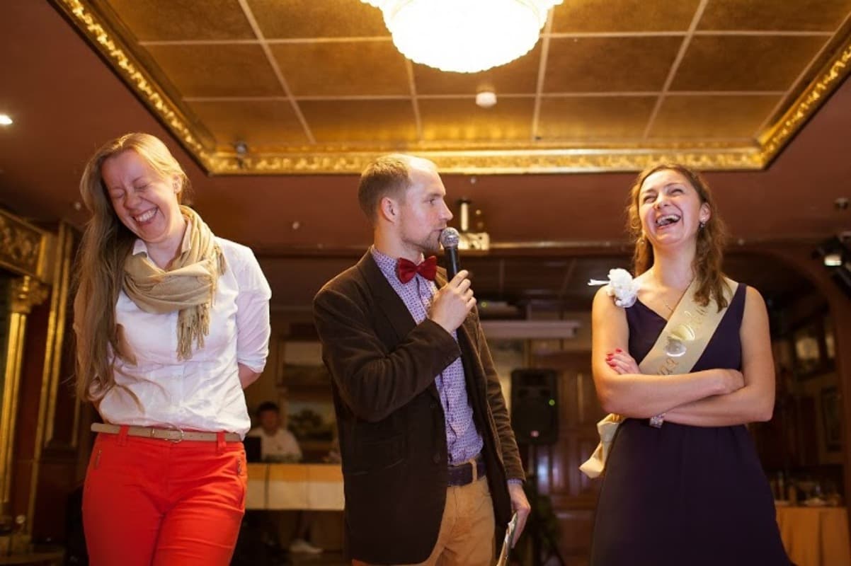 Ведущий Виталий Вялов