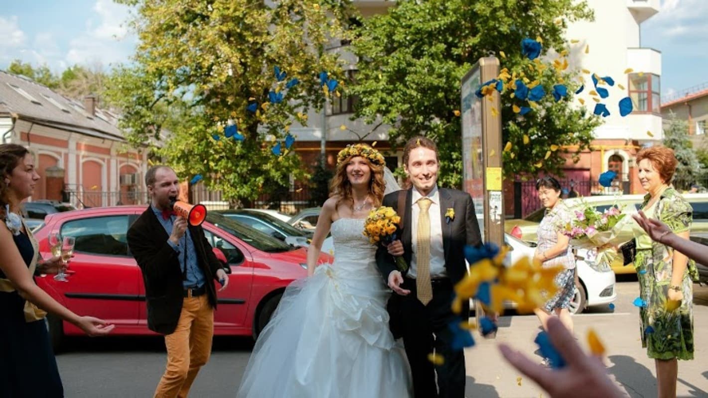 Ведущий Виталий Вялов