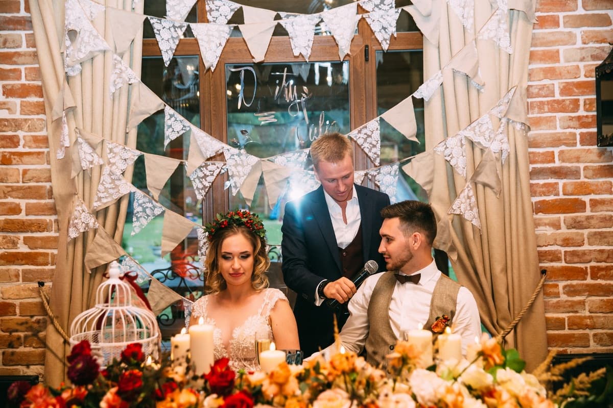 Ведущий Денис Филимонов