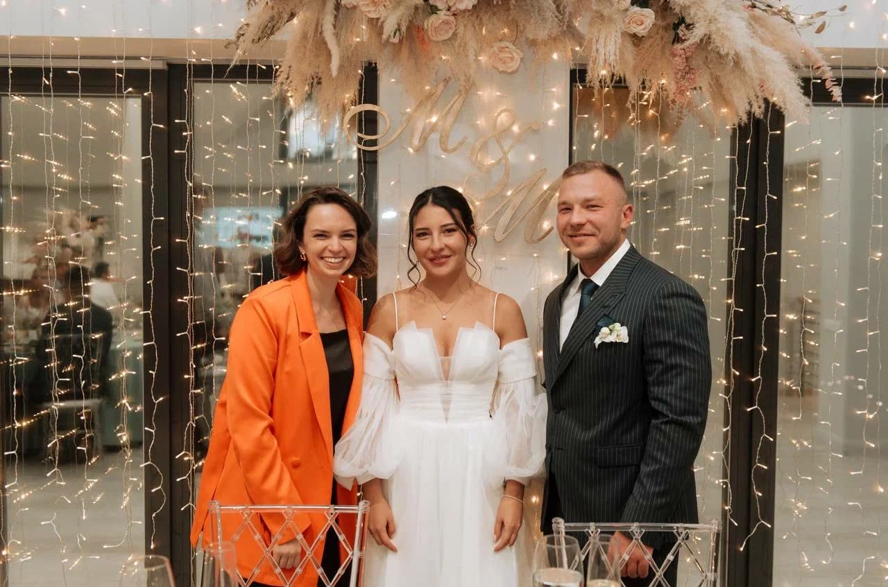 Ведущая Вера Стоич