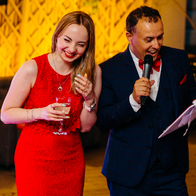 Ведущий Андрей Затеев