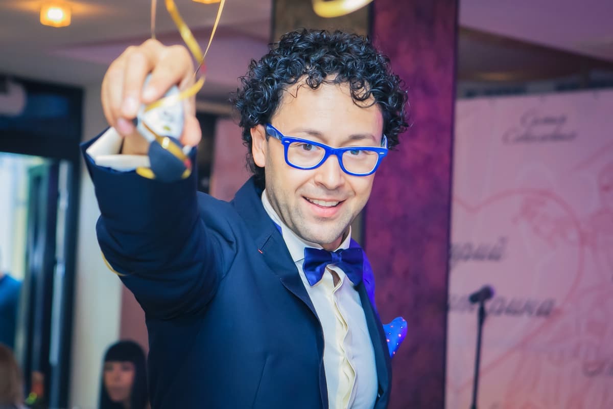 Ведущий Руслан Лойм