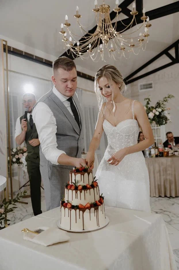 Ведущий Павел Ерофеев