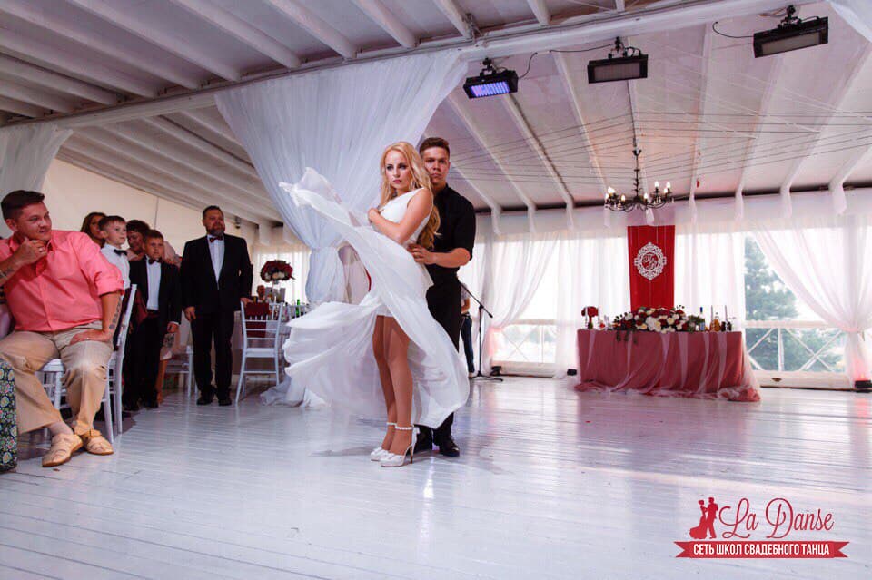 Сеть школ свадебного танца LA DANSE