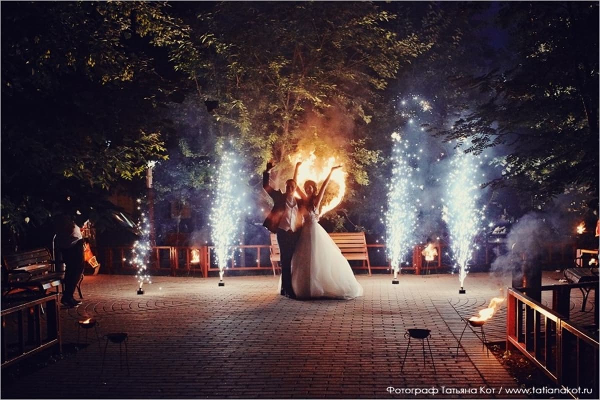 Огненно-световое-неоновое Шоу Aurum show