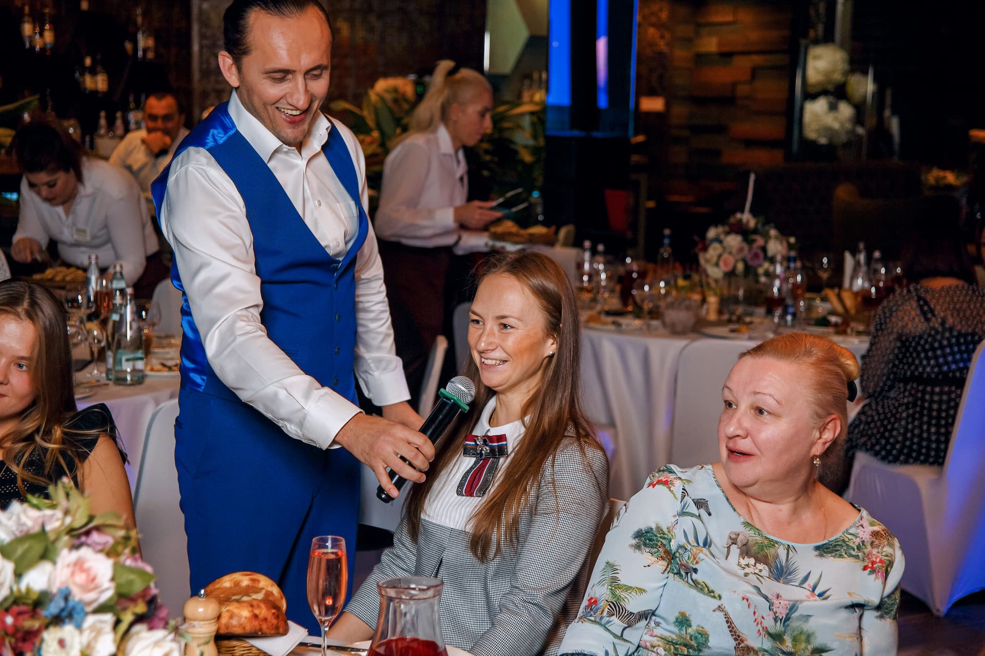 Ведущий Игорь Осипов