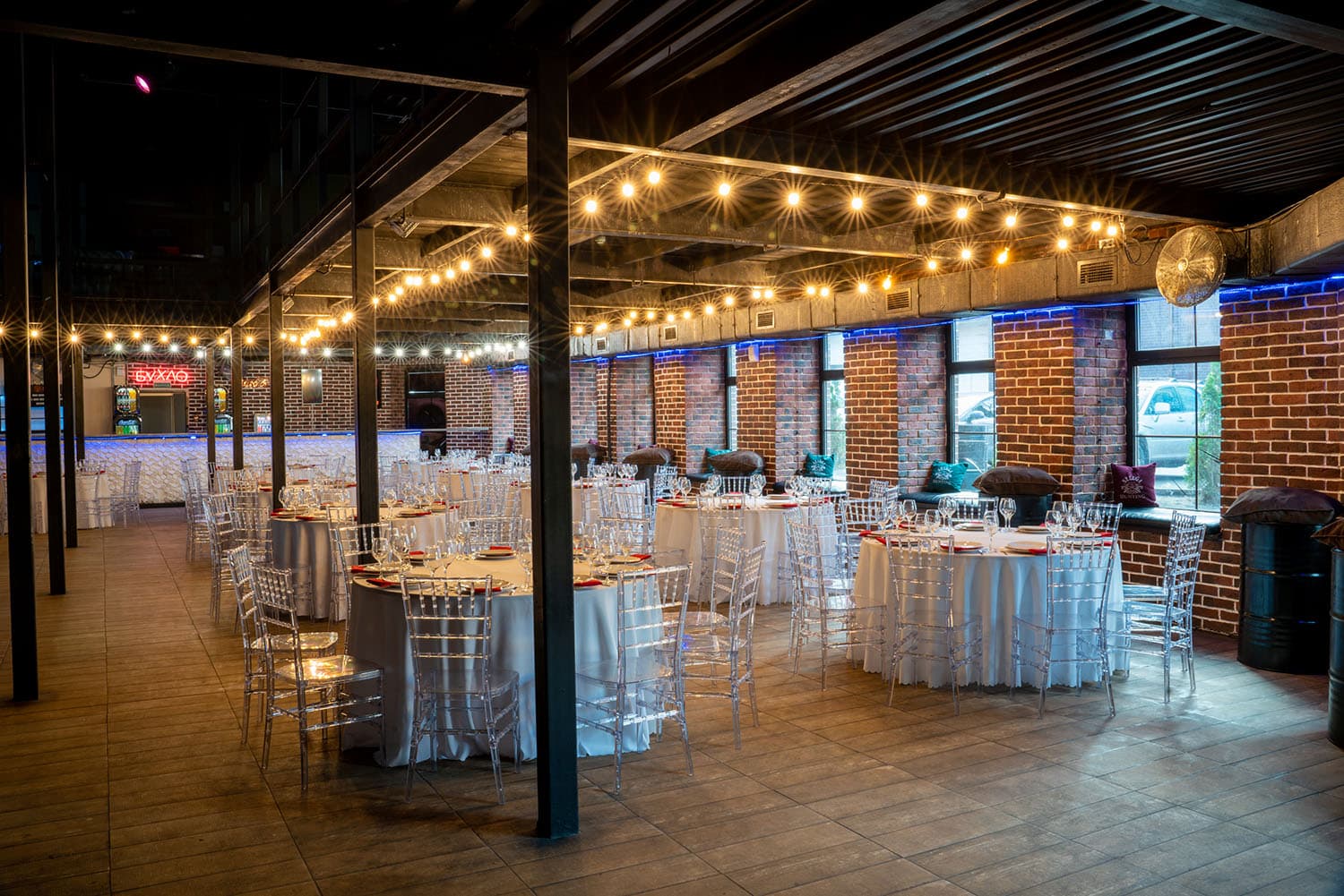 Арт пространство IZI Club / ИЗИ Клаб