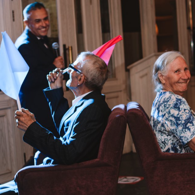 Ведущий Андрей Затеев