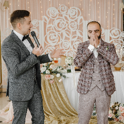 Ведущий Кирилл Андронов