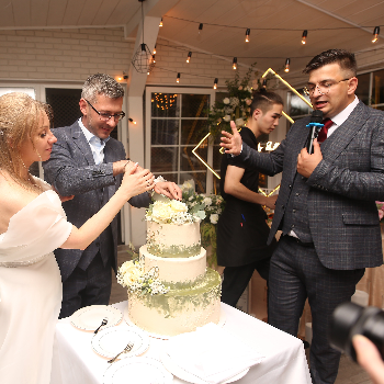 Ведущий Марк Смирнов