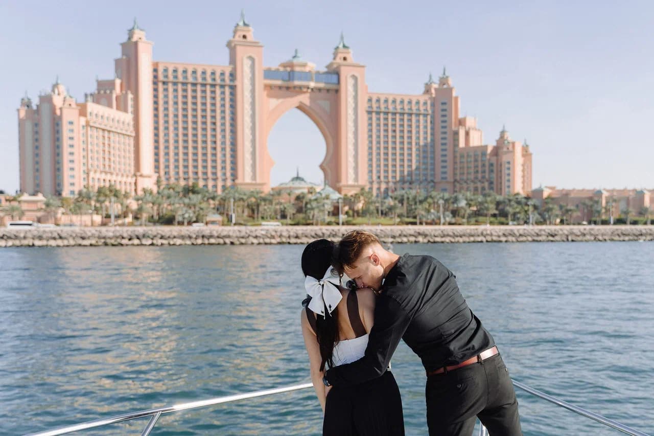 Ведущий Александр Дымов