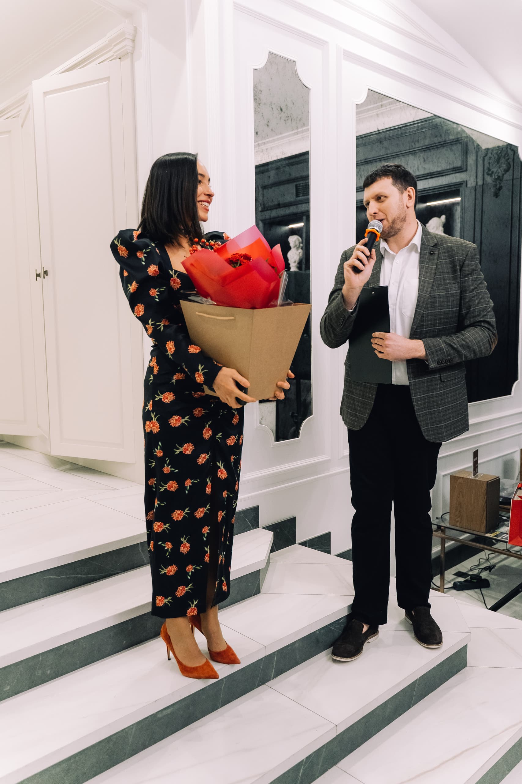 Ведущий Алексей Котов