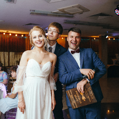 Ведущий Юрий Кудрявцев