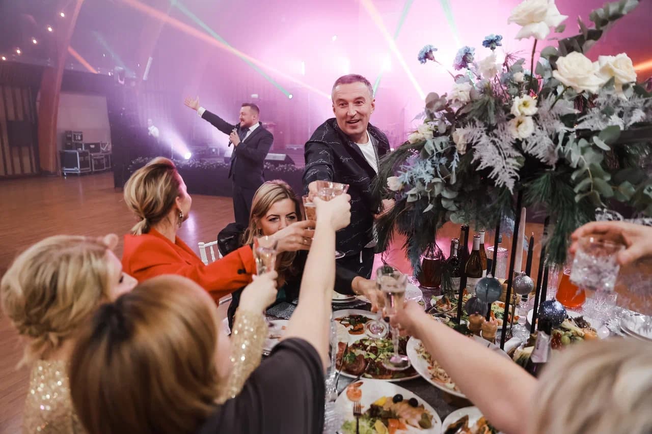 Ведущий Сергей Рябинин