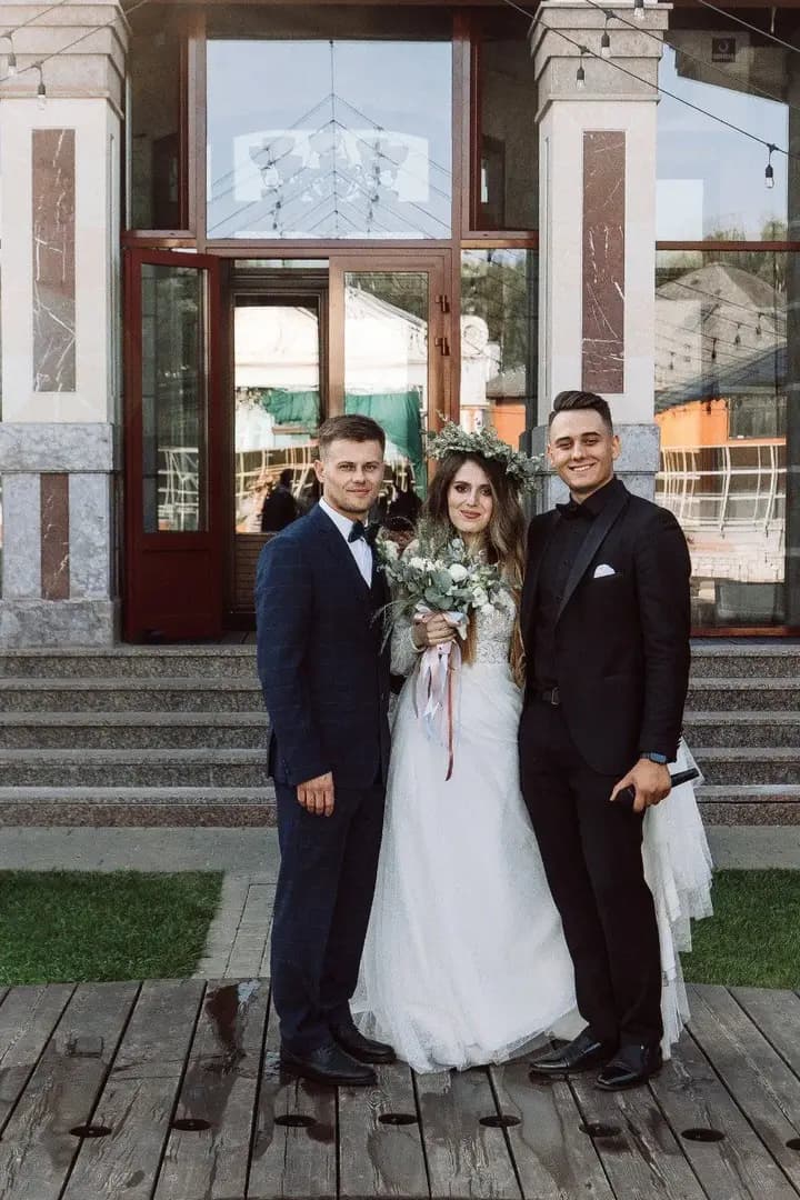 Ведущий Даниил Бессарабов