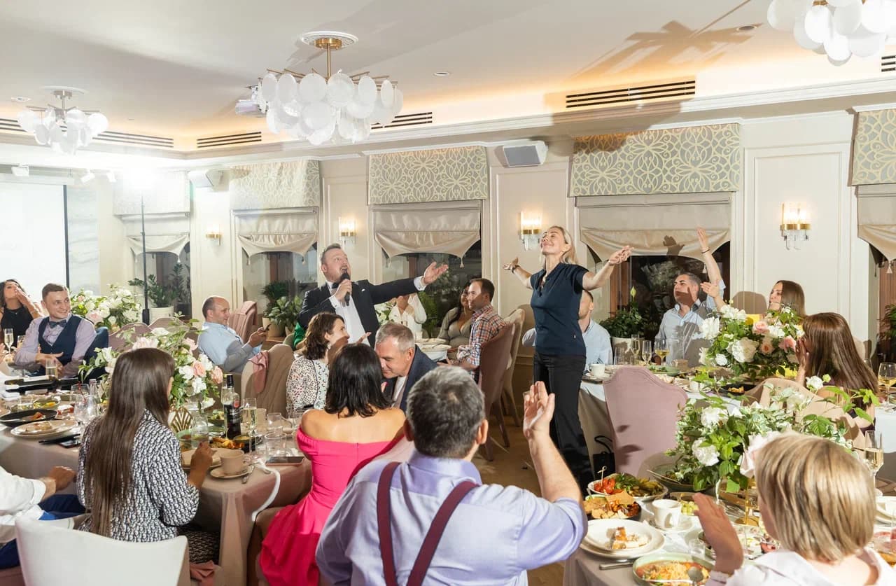 Ведущий Сергей Рябинин