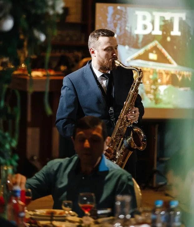 Ведущий Сергей Рябинин