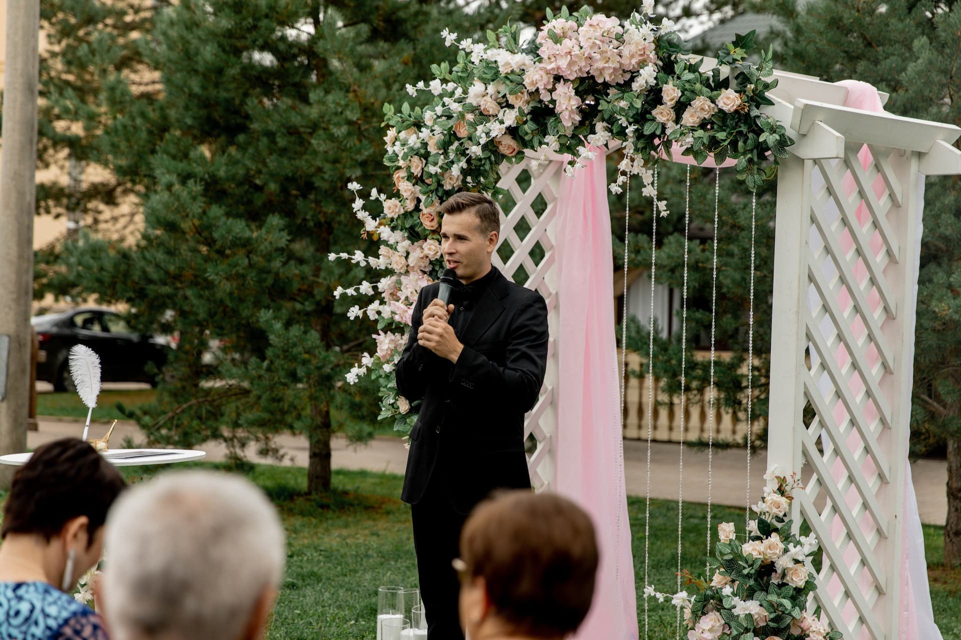 Ведущий Дмитрий Московский