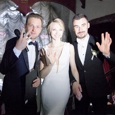 Ведущий Александр Дымов