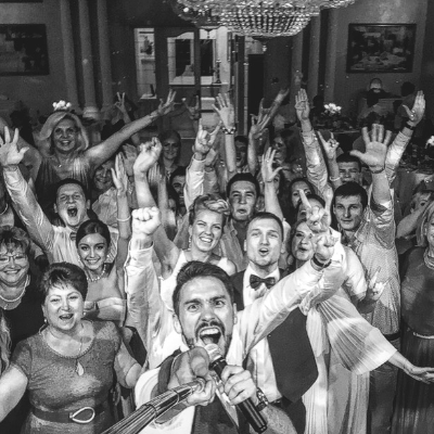 Ведущий Максим Главатских