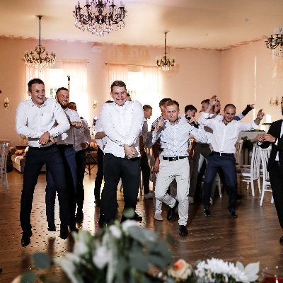 Ведущий Дмитрий Полухин