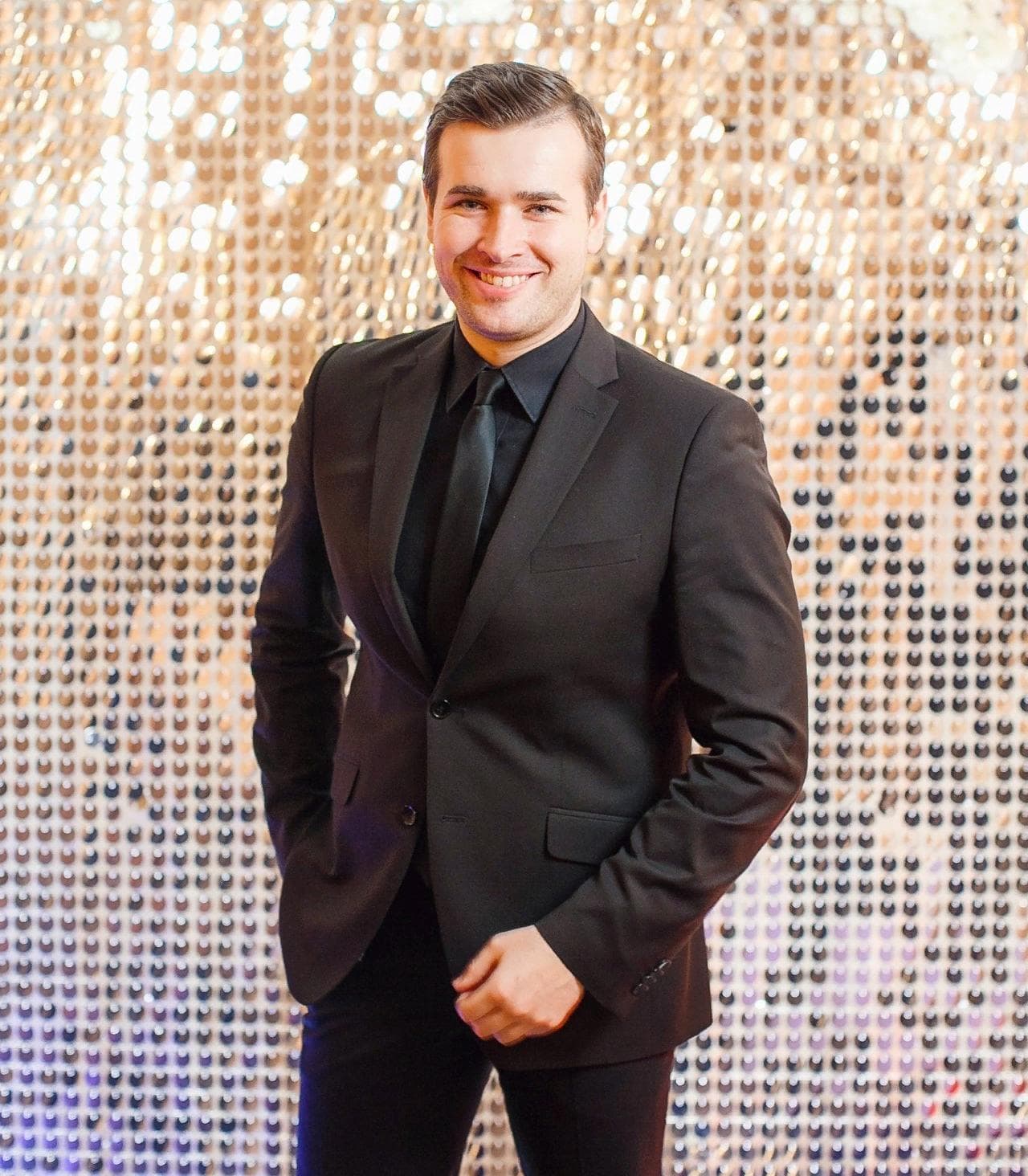 Ведущий Дмитрий Московский