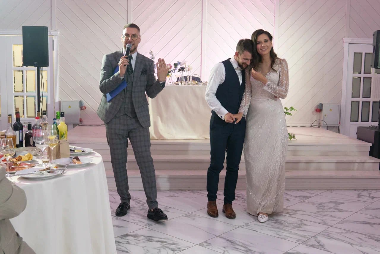 Ведущий Павел Ерофеев