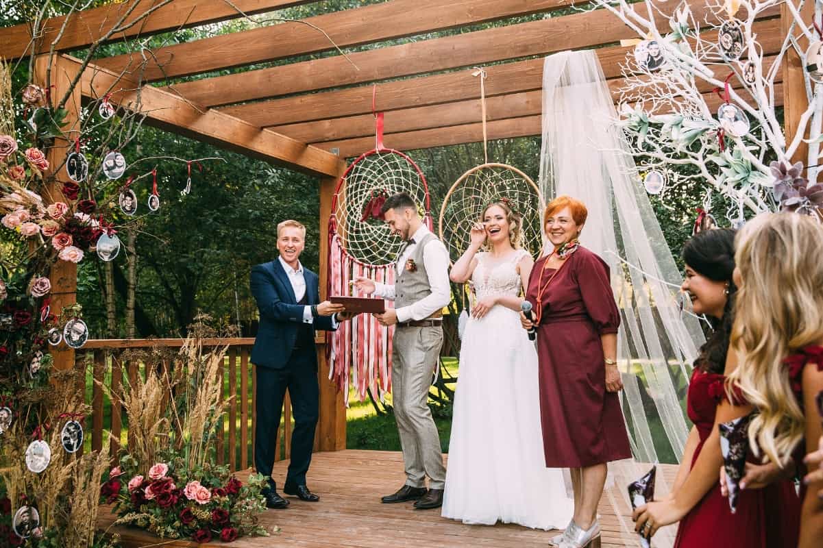 Ведущий Денис Филимонов