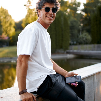 Ведущий Михаил Зайцев